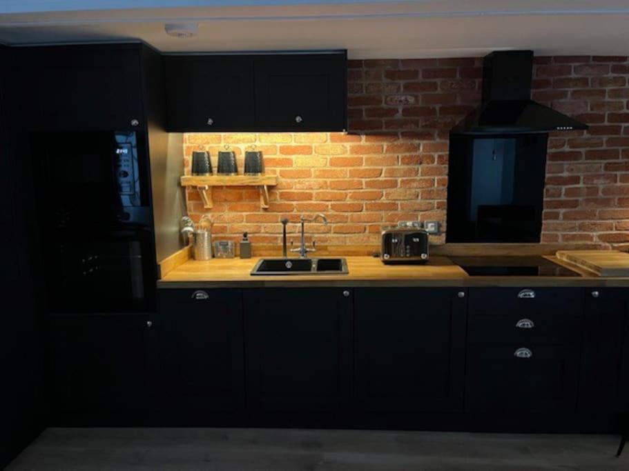 Newly Renovated Stunning Warehouse Apartment Bournemouth Ngoại thất bức ảnh
