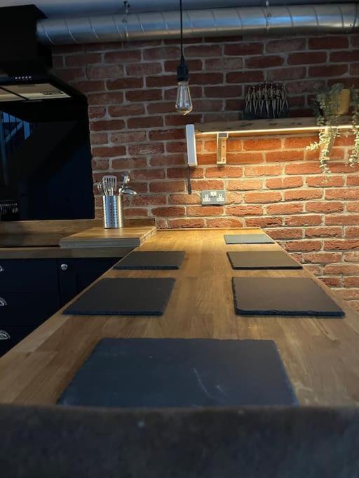 Newly Renovated Stunning Warehouse Apartment Bournemouth Ngoại thất bức ảnh
