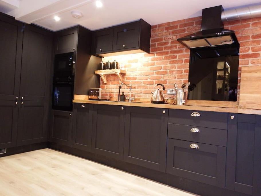 Newly Renovated Stunning Warehouse Apartment Bournemouth Ngoại thất bức ảnh