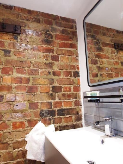 Newly Renovated Stunning Warehouse Apartment Bournemouth Ngoại thất bức ảnh