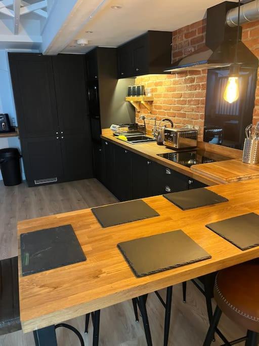 Newly Renovated Stunning Warehouse Apartment Bournemouth Ngoại thất bức ảnh