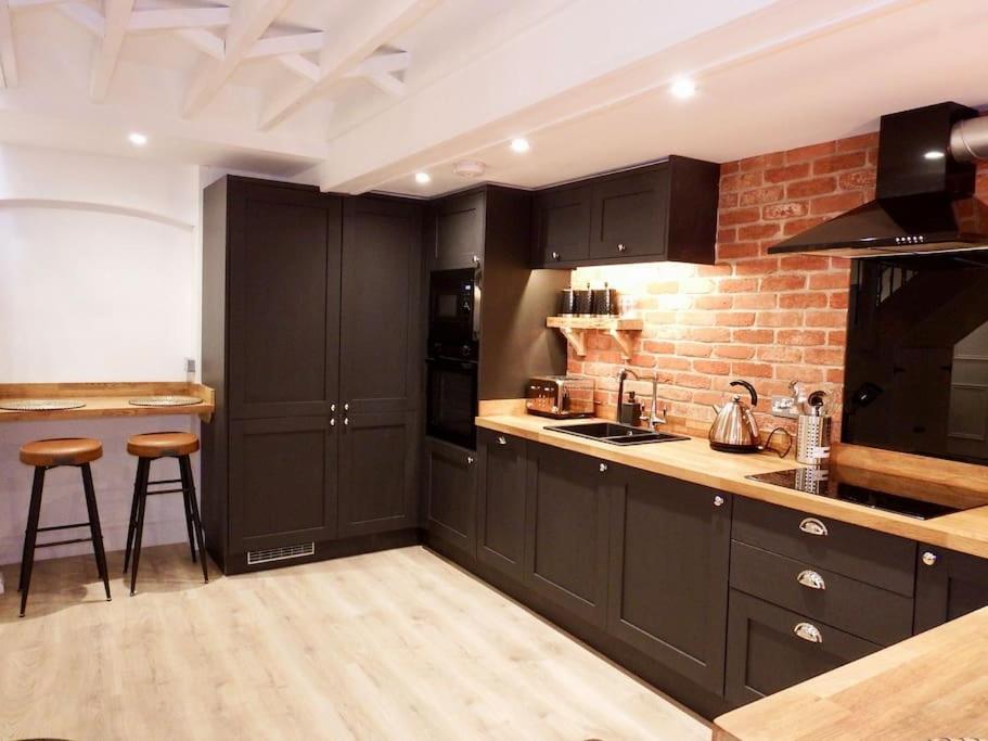 Newly Renovated Stunning Warehouse Apartment Bournemouth Ngoại thất bức ảnh