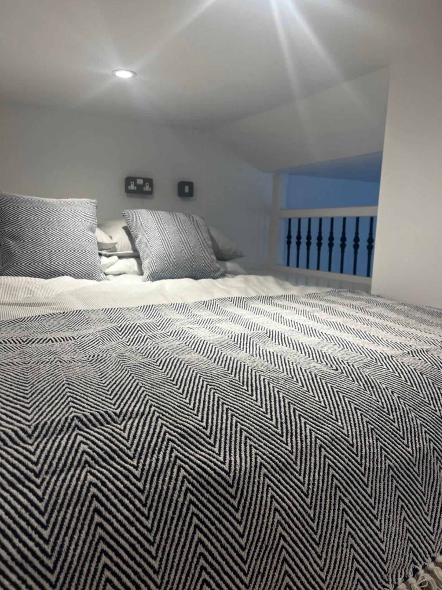 Newly Renovated Stunning Warehouse Apartment Bournemouth Ngoại thất bức ảnh